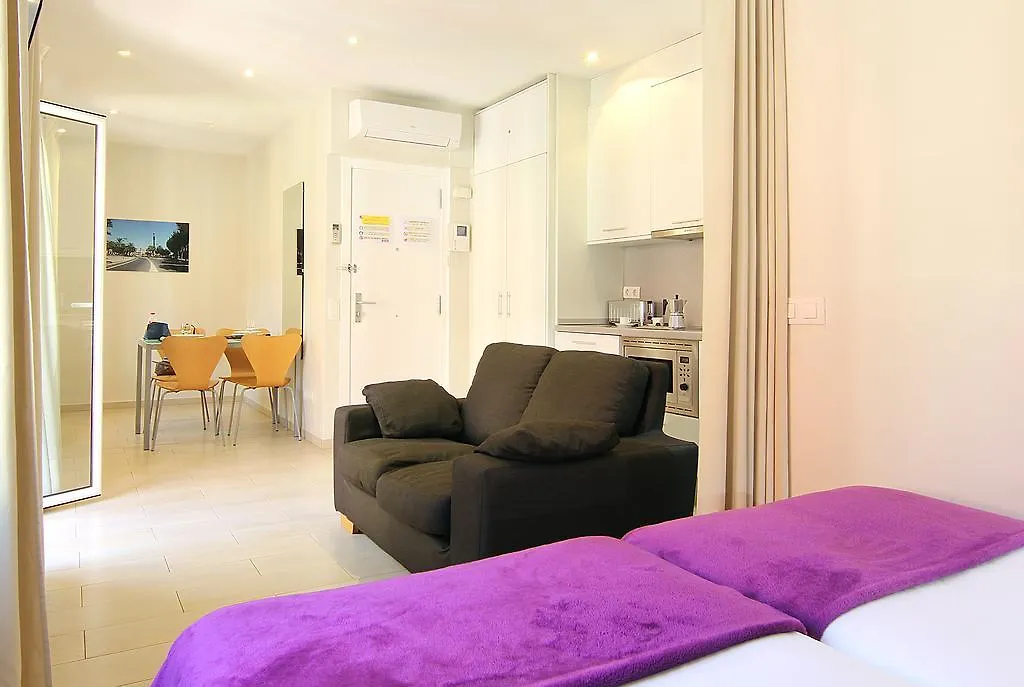 Classbedroom Barcelona Beach Apartments