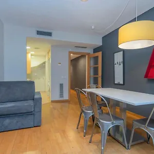2 Bedroom Duplex With Balcony 4-3 Apartament